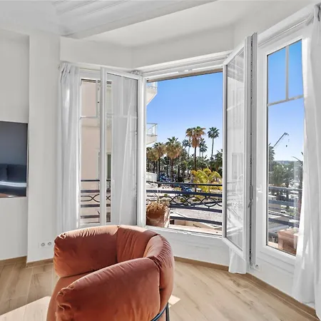 Rerf 2046 - Croisette - Fully Renovated With Sea View For