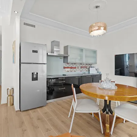 Rerf 2046 - Croisette - Fully Renovated With Sea View For * 戛纳