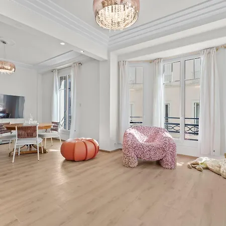 Appartement Ref 2046 - Croisette - Entièrement Rénové Vue à Loue Cannes