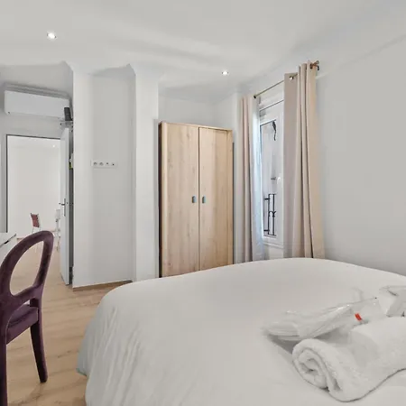 Ref 2046 - Croisette - Entièrement Rénové Vue à Loue Appartement