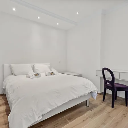 Appartement Ref 2046 - Croisette - Entièrement Rénové Vue à Loue