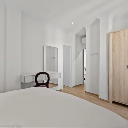 Rerf 2046 - Croisette - Fully Renovated With Sea View For 戛纳