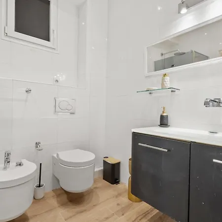 Appartement Ref 2046 - Croisette - Entièrement Rénové Vue à Loue
