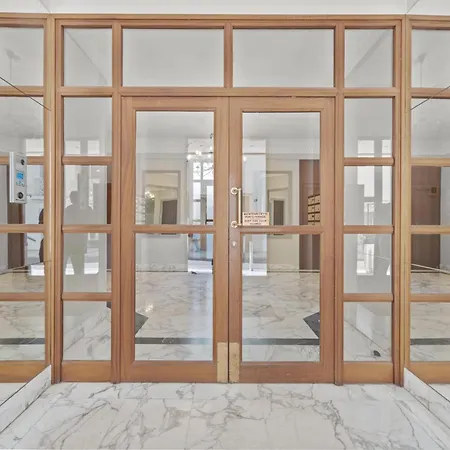 Appartement Ref 2046 - Croisette - Entièrement Rénové Vue à Loue *